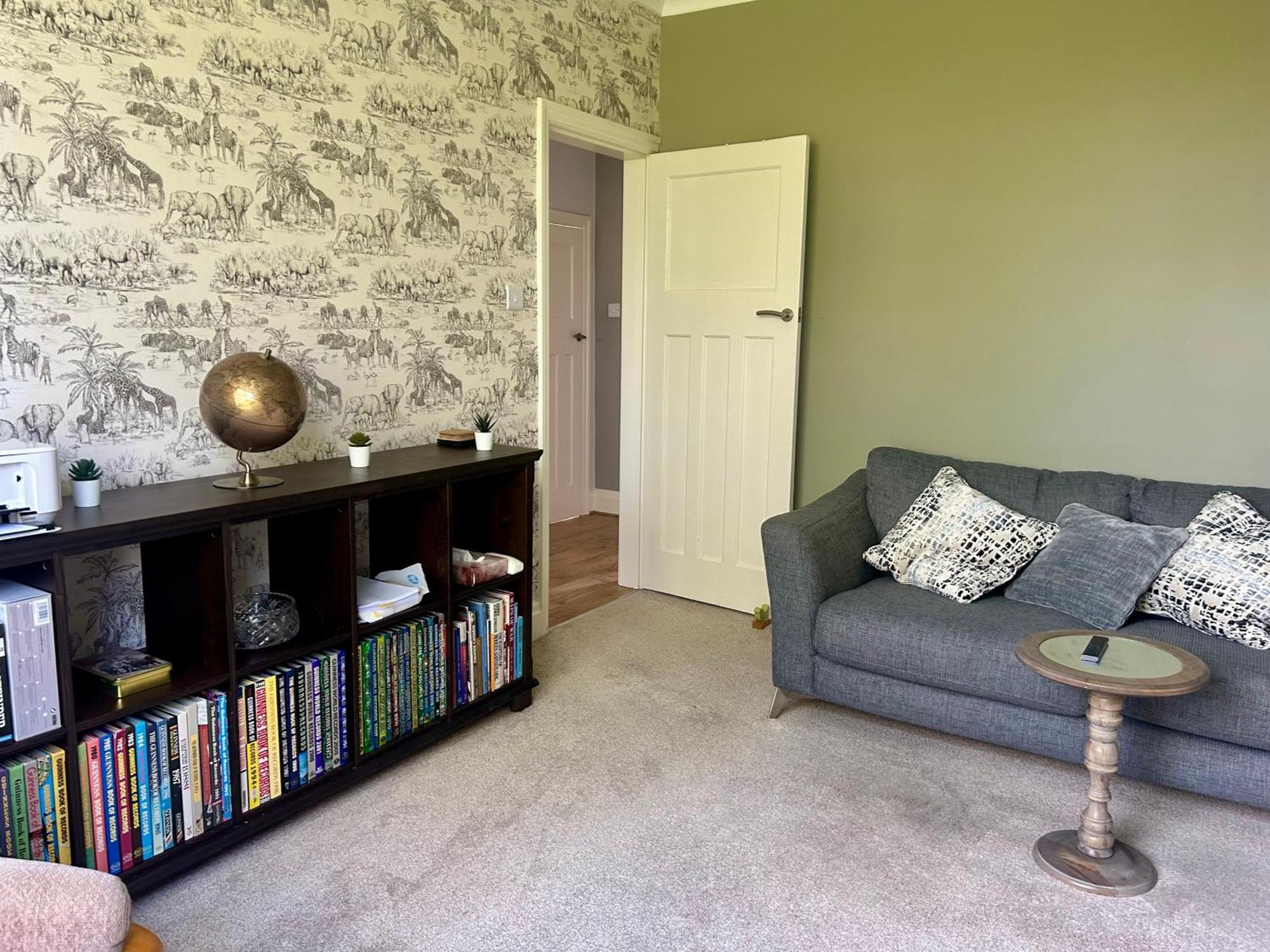 Lovely, Large Double Bedroom With Park View In Home Hazel Grove Exterior photo